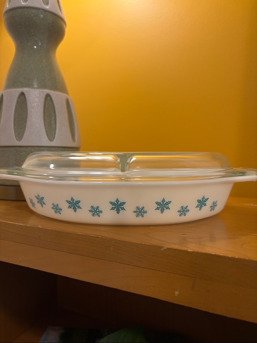 Vintage Pyrex Blue Snowflake White Glass Divided Casserole Dish With Lid
